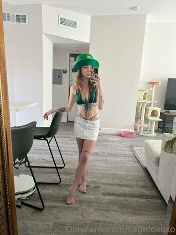 sagefoxoxo