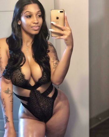 shethickyyy