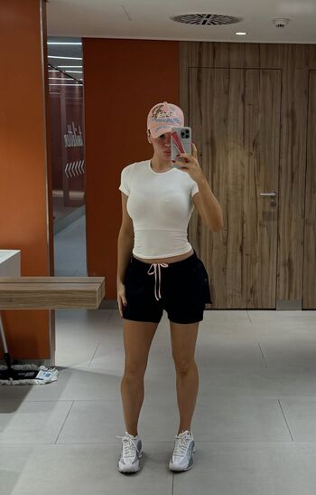 Shirin David