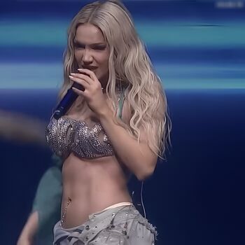 Shirin David
