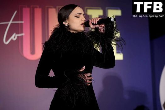 Sofia Carson