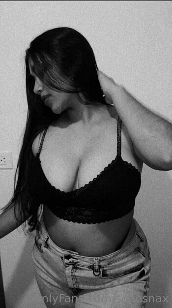 sofie_juggs