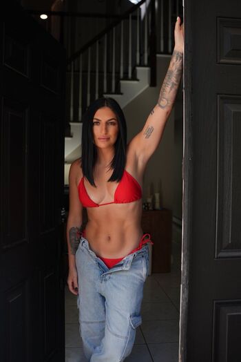 Sonya Deville