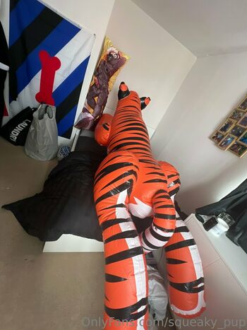 squeaky_pup