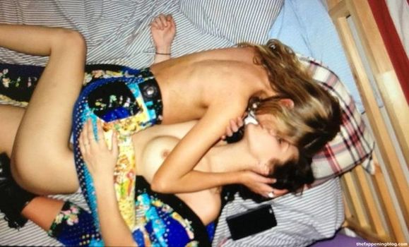 Stella Maxwell