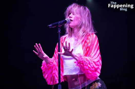 Suki Waterhouse