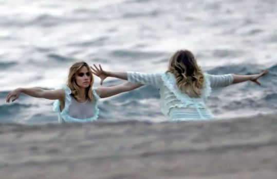 Suki Waterhouse