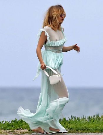 Suki Waterhouse