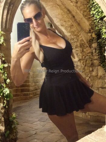 taylor_reign69
