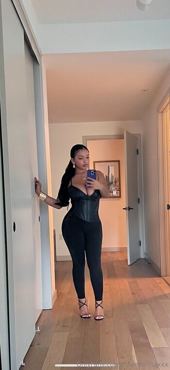 thumbalinaxxx