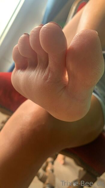 trixiebee_dirtysocks