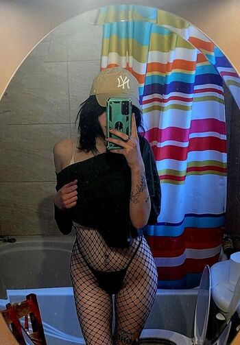 unh0lyvixen_18