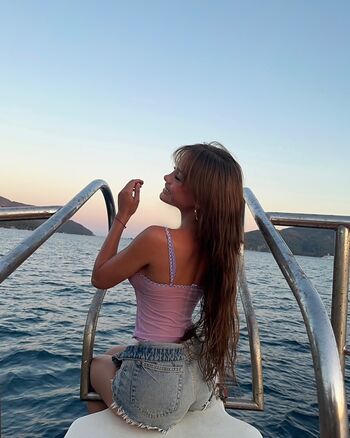 Valya Karnaval