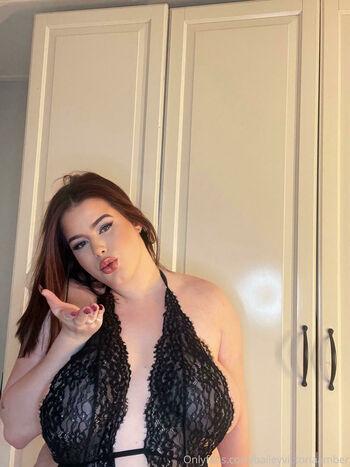victoria_kellyy
