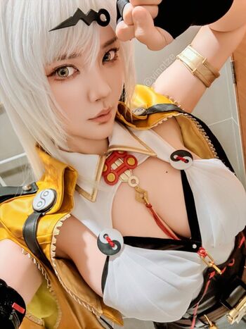 Ying Tze